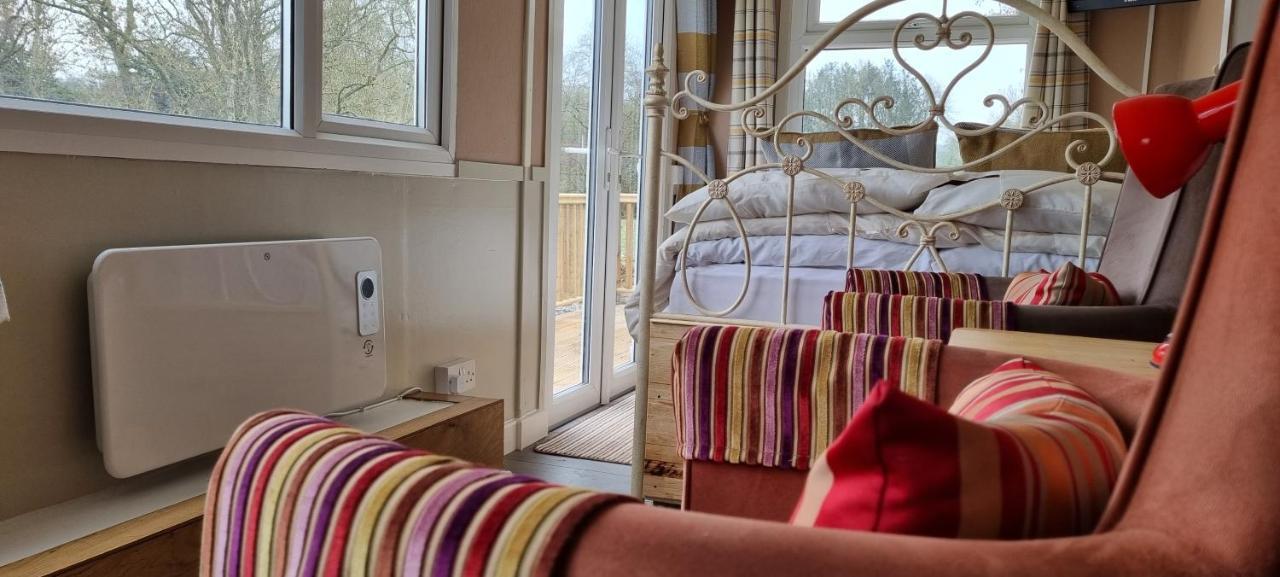 Riverside Cabin In Shropshire Oswestry Exteriör bild