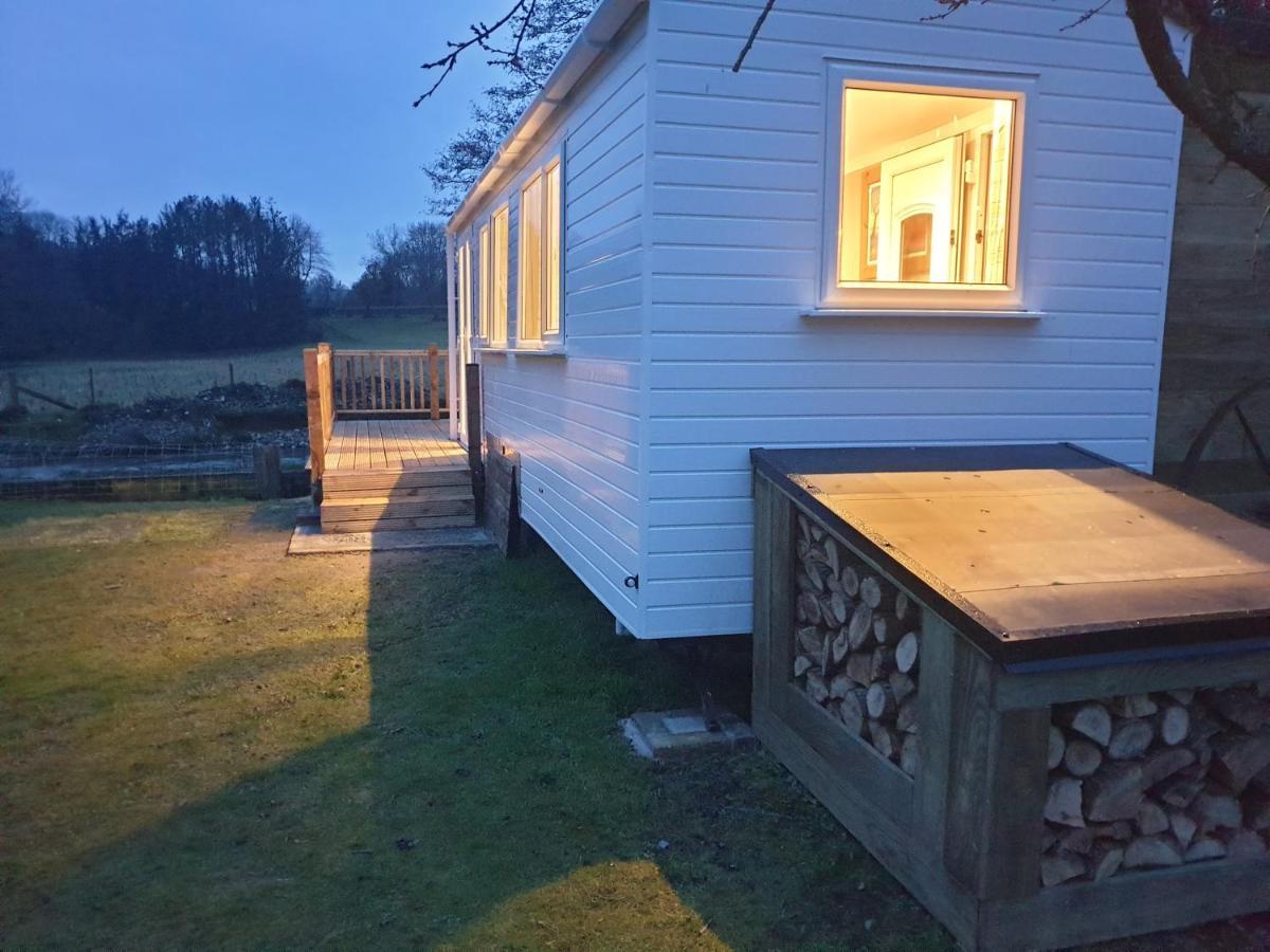 Riverside Cabin In Shropshire Oswestry Exteriör bild