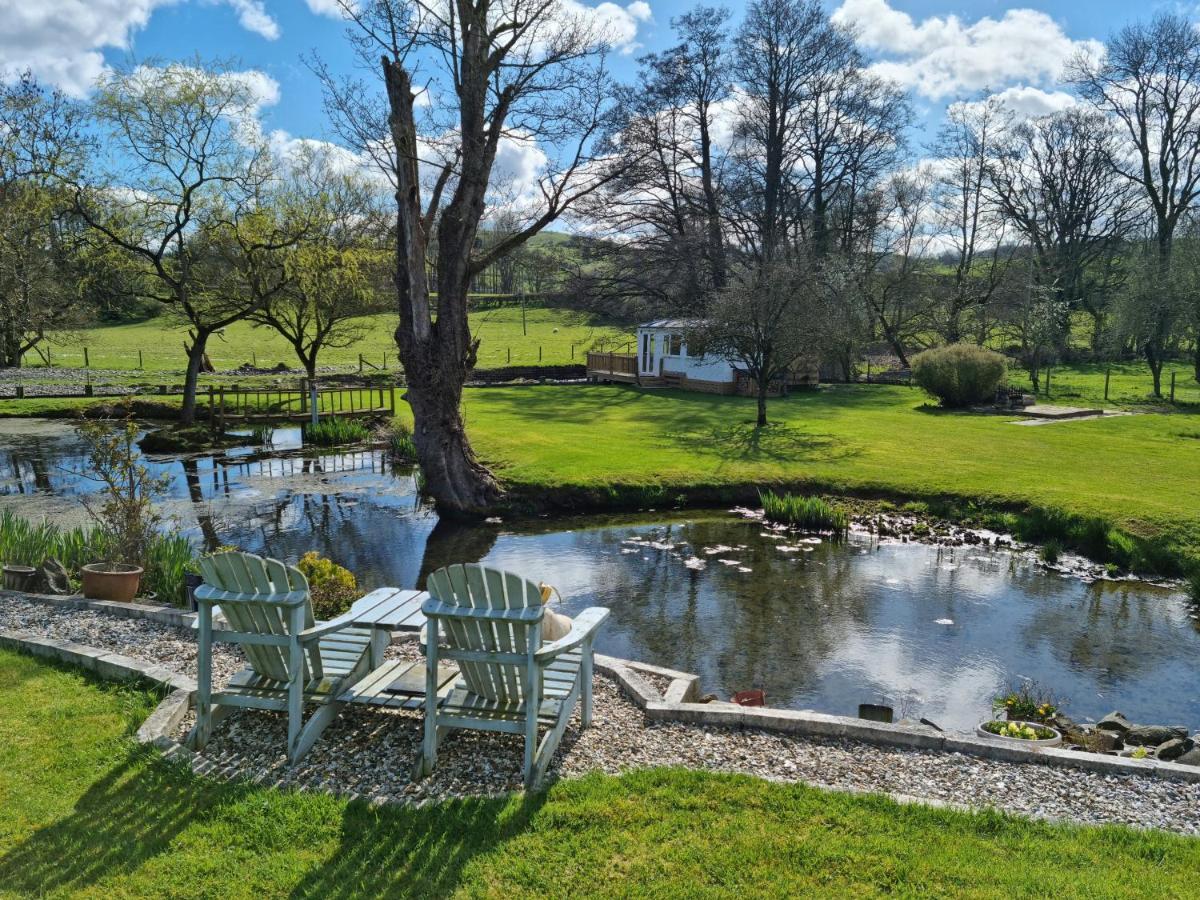 Riverside Cabin In Shropshire Oswestry Exteriör bild