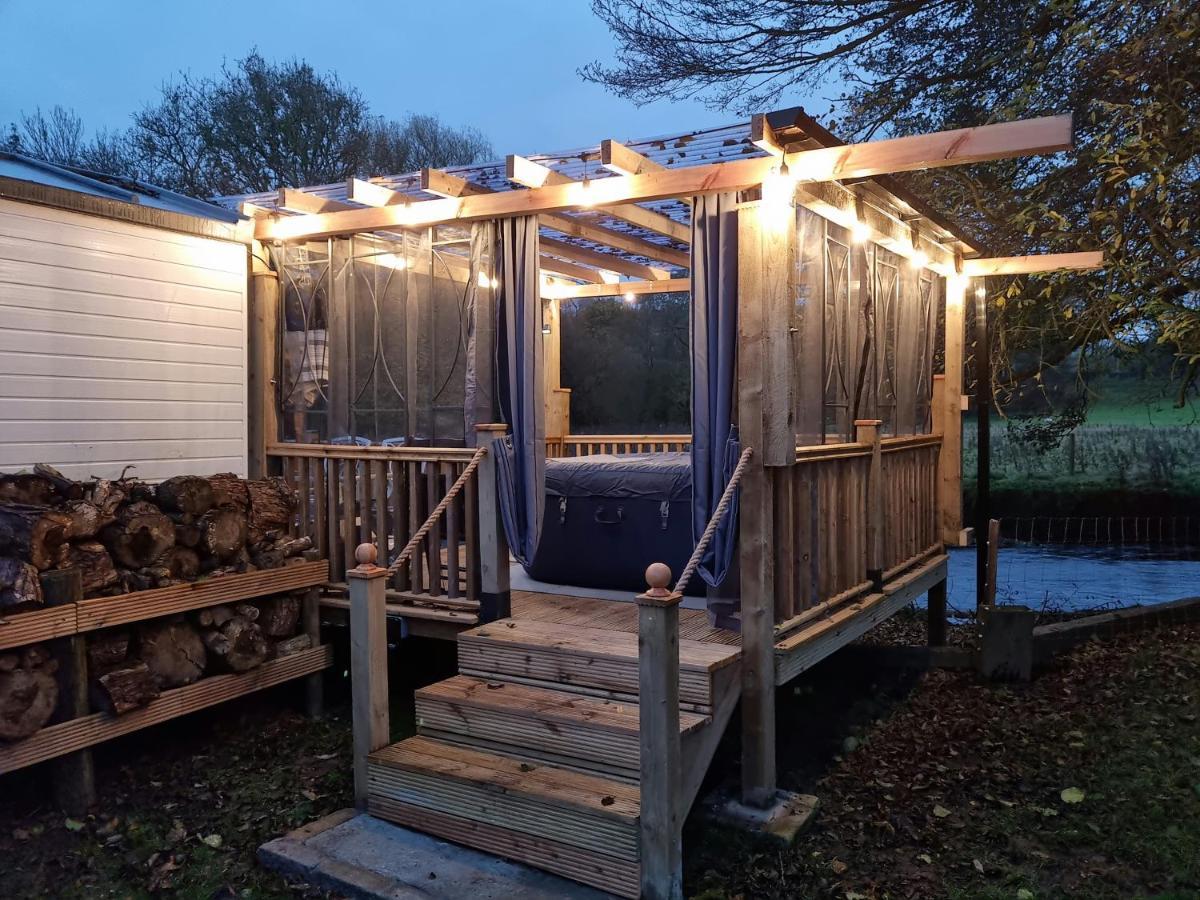Riverside Cabin In Shropshire Oswestry Exteriör bild